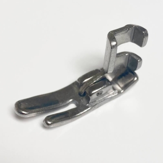 Singer Short Shank Straight Stitch Foot (Screw-On)